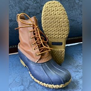 L.L. BEAN 8” BOOTS TAN / NAVY EUC SIZE BM (6, but fits like 7.5 w/o thick socks)